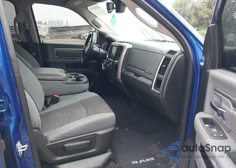 2019 Ram 1500 Classic Big Horn 4X4 6'4 Box z USA, uszkodzony, nr VIN 1C6RR7TTXKS575894